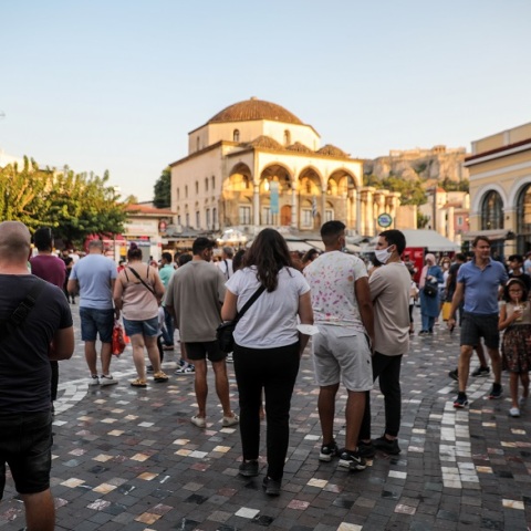 Πολίτες στο κέντρο της Αθήνας - Η σημερινή ενημέρωση του ΕΟΔΥ για τα κρούσματα στην Αττική