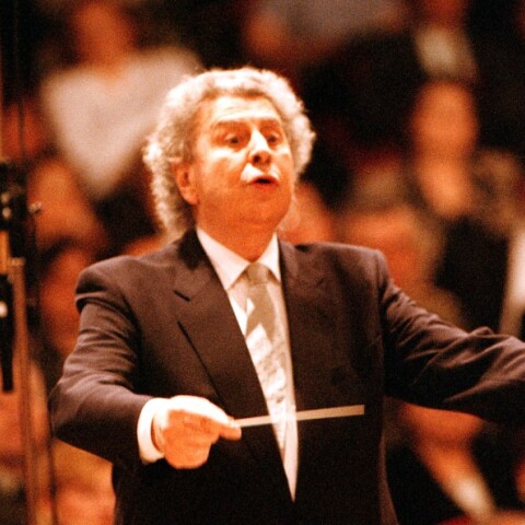 Ο Μίκης Θεοδωράκης