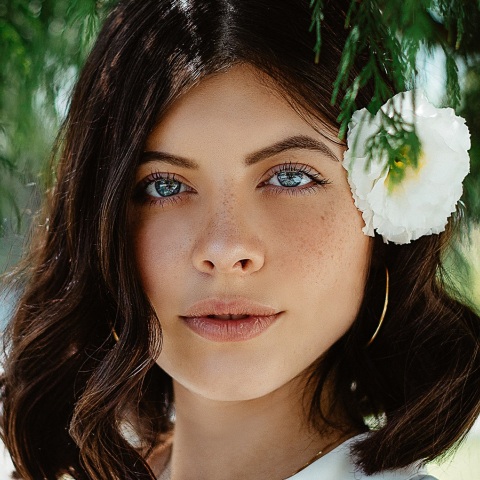 Κοπέλα με μπλε μάτια