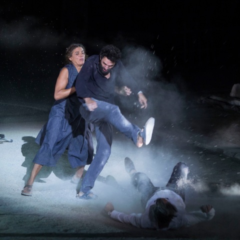 Ο ηθοποιός Renato Schuch στην παράσταση "Οιδίποδας" σε σκηνοθεσία Τόμας Όστερμάγιερ στην Επίδαυρο