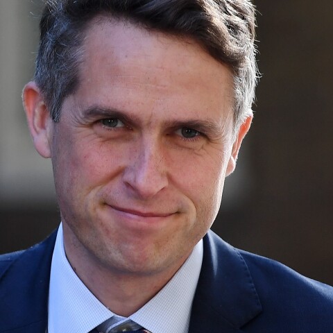 O Υπουργός Παιδείας της Βρετανίας που μπέρδεψε δυο μαύρους αθλητές