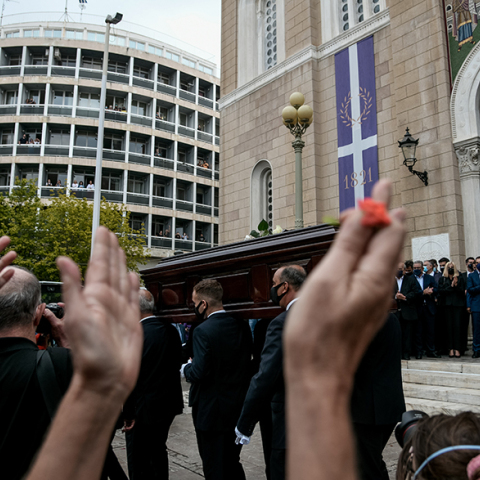 Η απώλεια του Μίκη Θεοδωράκη και ο πολιτισμός του πένθους