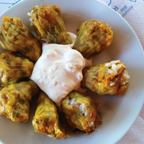 Γεμιστοί κολοκυθανθοί στην Κρήτη