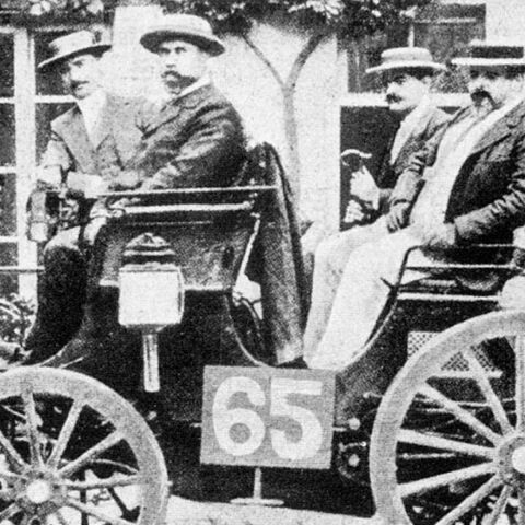 Ένα Peugeot 3HP που συμμετείχε στον πρώτο καταγεγραμμένο αγώνα ράλι Paris-Rouen το 1894 στη Γαλλία.