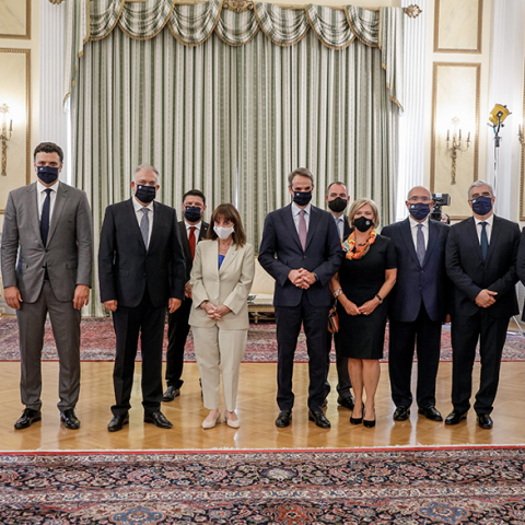 Ανασχηματισμός: Συναίνεση, ένα άλλο όνειρο θερινής νυκτός