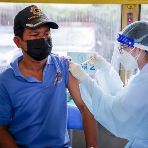 Εμβολιασμός πολιτών κατά του κορωνοϊού στην Ταϊλάνδη