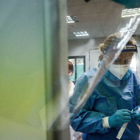 Γιατρός σε ΜΕΘ για κορωνοϊό (ΦΩΤΟ ΑΡΧΕΙΟΥ) - Τα νέα κρούσματα σήμερα Παρασκευή 10 Σεπτεμβρίου 2021 και την κατανομή τους ανακοίνωσε ο ΕΟΔΥ