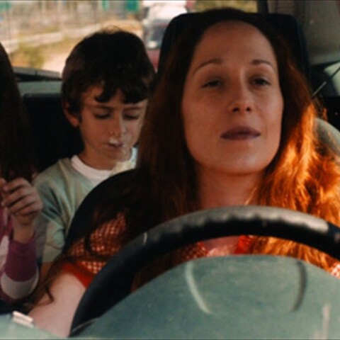 Γυναίκα που οδηγεί αυτοκίνητο