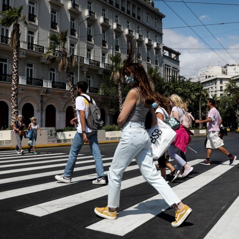Σε εφαρμογή τα νέα μέτρα για την πανδημία από τη Δευτέρα 13 Σεπτεμβρίου - Τι θα ισχύει στο εξής για εργασία, είσοδο σε κλειστούς χώρους, αθλητισμό, ταξίδια, πιστοποιητικά, τεστ
