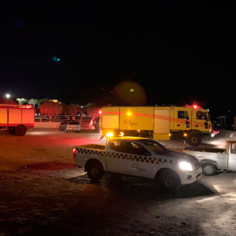 Σε ετοιμότητα πυροσβεστικό και όχημα διάσωσης του αεροδρομίου στη Σάμο, μετά την πτώση αεροσκάφους στη θάλασσα