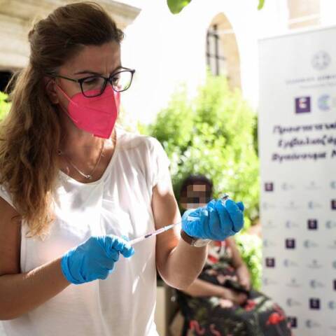 Εμβολιασμός κατά το κορωνοϊού