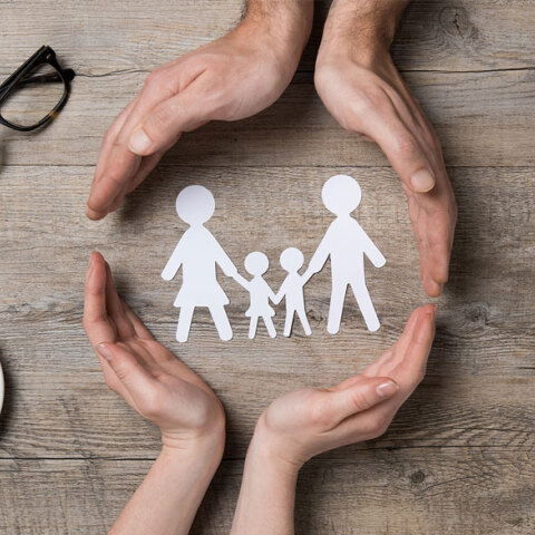 Οικογένεια (ΦΩΤΟ ΑΡΧΕΙΟΥ) - Όταν υπάρχουν διαζευγμένοι γονείς ή σε διάσταση περιπλέκεται το θέμα για τον εμβολιασμός του παιδιού κατά του κορωνοϊού