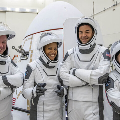 Οι τέσσερις ερασιτέχνες αστροναύτες - τουρίστες που πήγαν στο Διάστημα με πύραυλο της SpaceX