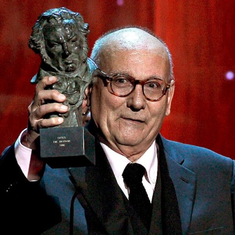 Ο Ισπανός σκηνοθέτης, Μάριο Κάμους