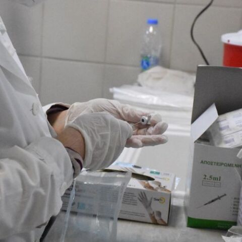 Εμβολιασμός κατά του κορωνοϊού 