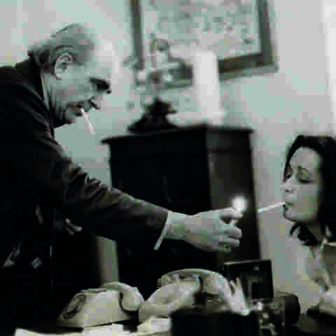 Ένας μεσημεριανός καφές με την Όλγα Μπακομάρου