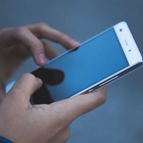 Κινητό τηλέφωνο - Για 5 μήνες θα είναι ενεργό το Freedom Pass/Data με τα 50GB σε δεδομένα για εμβολιασμένα παιδιά, ηλικίας 15-17 ετών