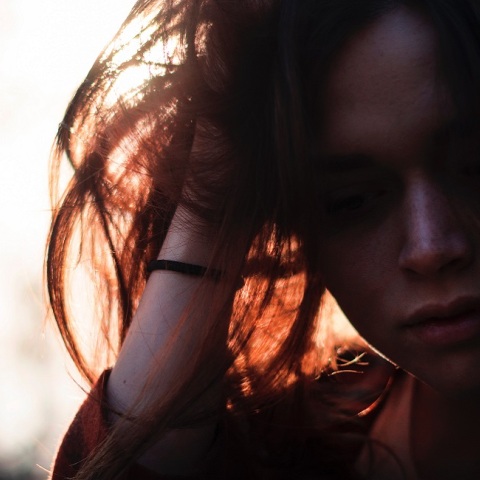 Μια κοπέλα.