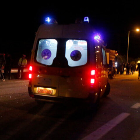 Ασθενοφόρο του ΕΚΑΒ σε τροχαίο (ΦΩΤΟ ΑΡΧΕΙΟΥ) - Ένας νεκρός σε σύγκρουση οχημάτων στον Άγιο Στέφανο