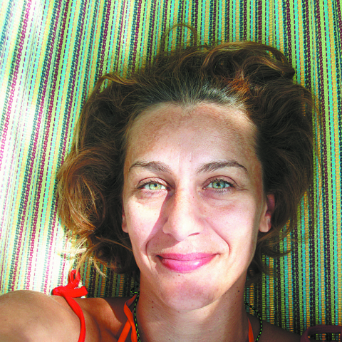 Η Θάσος της Αποστολίας Παπαδαμάκη