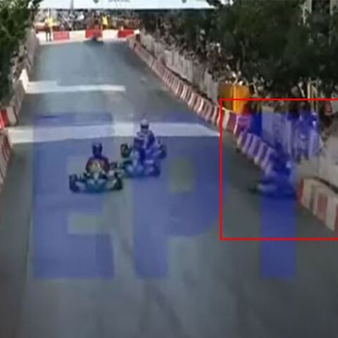 Η στιγμή που το καρτ πέφτει πάνω στα προστατευτικά στην Πάτρα 