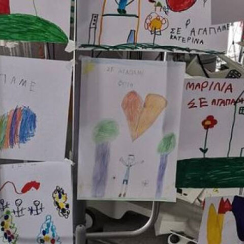 Ζωγραφιές με ευχές για τον 6χρονο Φώτη, το παιδί που τραυματίστηκε σε αγώνα καρτ στην Πάτρα