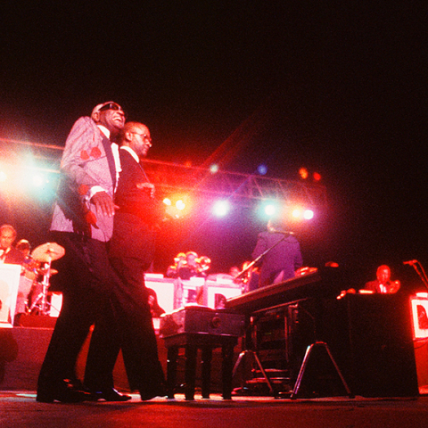 Στιγμιότυπο από τη συναυλία του Ray Charles στην Αθήνα, στο Θέατρο Λυκαβηττού, το 1994