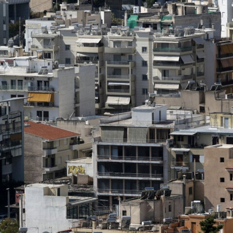 Σπίτια στην Αθήνα (ΦΩΤΟ ΑΡΧΕΙΟΥ) - Μειωμένο ΕΝΦΙΑ 2021 σε πάνω από 1,3 εκατ. φορολογούμενους πολίτες, σύμφωνα με την ΑΑΔΕ