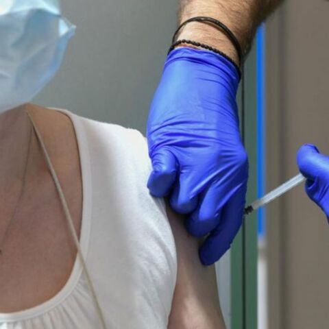 Χορήγηση εμβολίου για κορωνοϊό