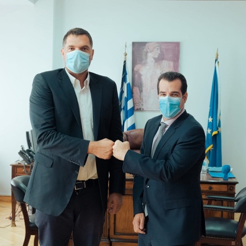 Συνάντηση του Υπουργού Υγείας Θ. Πλεύρη με τον προπονητή- καλαθοσφαιριστή Δ. Παπανικολάου