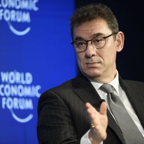 Ο CEO της Pfizer, Αλμπέρτ Μπουρλά