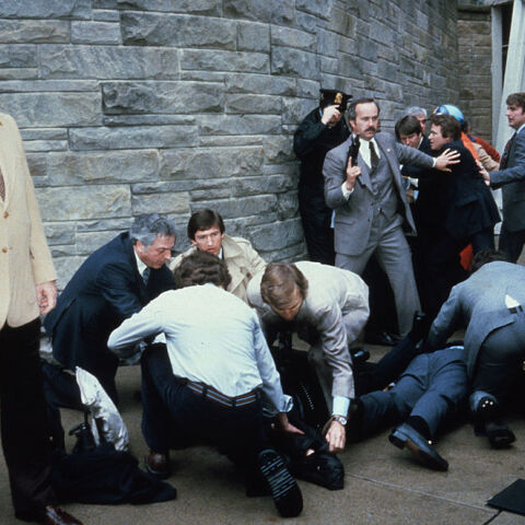 H στιγμή της απόπειρας δολοφονίας του Ρόναλντ Ρήγκαν το 1981