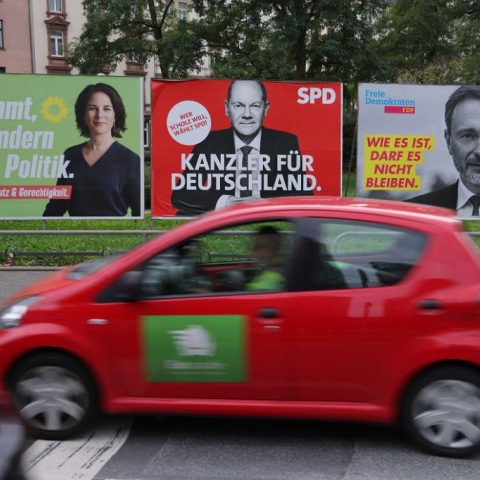 Πράσινοι Φιλελεύθεροι και Σοσιαλδημοκράτες σε αφίσες 