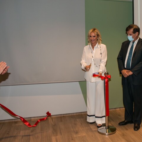 Δωρεά διαδραστικού αμφιθεάτρου στη Φαρμακευτική Σχολή του ΕΚΠΑ