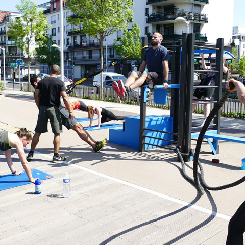 Γυμναστική σε εξωτερικό χώρο