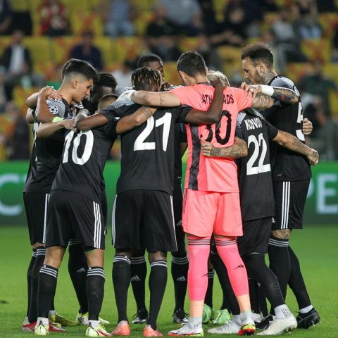 Η Σέριφ Τιράσπολ πραγματοποιεί την πρώτη της συμμετοχή στους ομίλους του Champions League και κατάφερε να σοκάρει όλη την Ευρώπη με την νίκης της στην Μαδρίτη εναντίον της Ρεάλ Μαδρίτης.