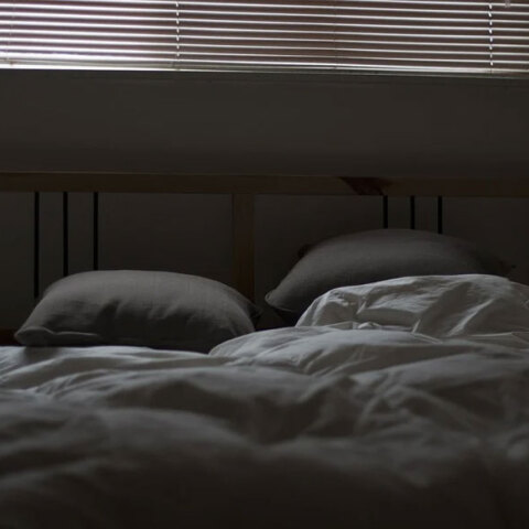 Κρεβάτι (ΦΩΤΟ ΑΡΧΕΙΟΥ) - Σύζυγος στη Γαλλία άφηνε αγνώστους να βιάζουν τη γυναίκα του, την οποία είχε ναρκώσει νωρίτερα, ενώ κατέγραφε με την κάμερα