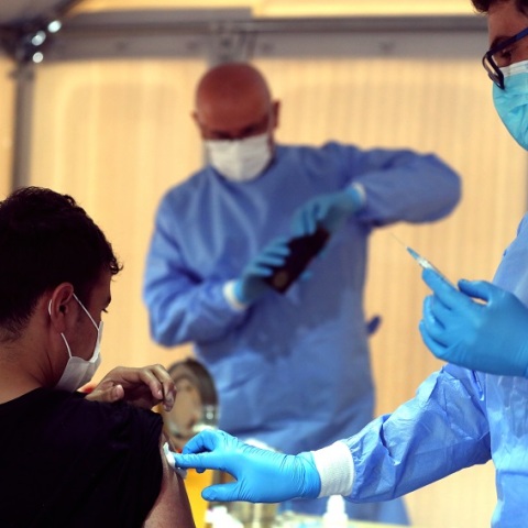 Πόσο σημαντική είναι η μείωση της ανοσίας μετά τον εμβολιασμό για την COVID-19;	