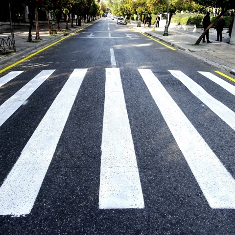 Στους Αθηναίους αποδίδεται η οδός Ηρώδου Αττικού, καθώς ενεργοποιείται από αύριο το νέο επιχειρησιακό σχέδιο της Τροχαίας για την παράνομη στάθμευση