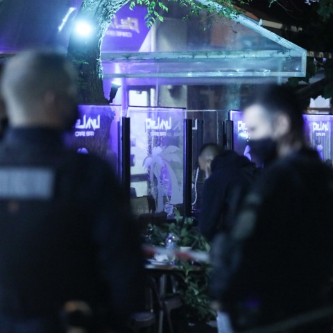 Αιματηρό επεισόδιο σημειώθηκε στο κέντρο της Αθήνας, το βράδυ της Κυριακής. Βαριά τραυματίας νοσηλεύεται άνδρας στη ΜΕΘ του Ευαγγελισμού