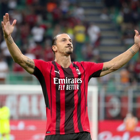 Ζλάταν Ιμπραΐμοβιτς: Ο βετεράνος στράικερ της Μίλαν και της εθνικής Σουηδίας έγινε 40 ετών την Κυριακή 3 Οκτωβρίου – Εντυπωσιακή τούρτα από τον σύλλογό του