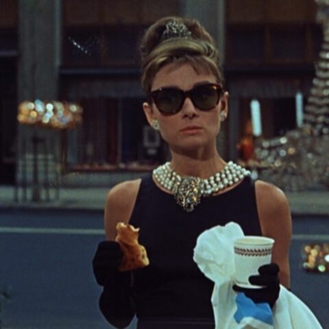 «Πρόγευμα στο Τίφανις»: κλασική ταινία για μια φθινοπωρινή ημέρα