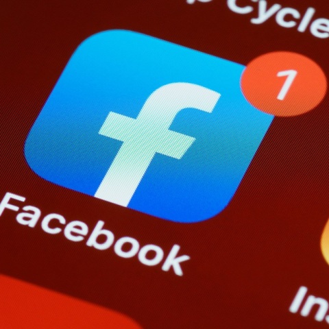 Οι εφαρμογές Facebook και Instagram.