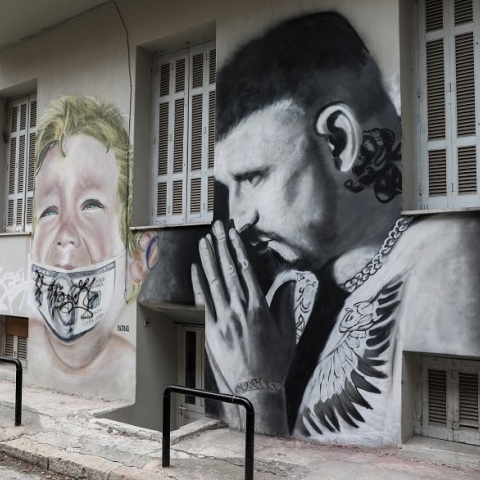 Mad Clip - Φωτογραφία από το νεκροτομείο