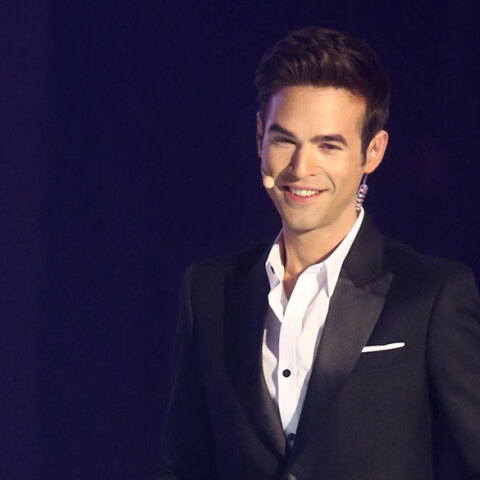 Μένιος Φουρθιώτης (ΦΩΤΟ ΑΡΧΕΙΟΥ) - Ο παρουσιαστής νοσηλεύεται στο νοσοκομείο ΚΑΤ με τραύματα