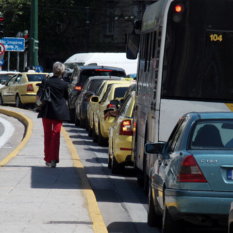 Μποτιλιάρισμα και κίνηση στην Αθήνα - Επιστρέφει ο Δακτύλιος στο κέντρο