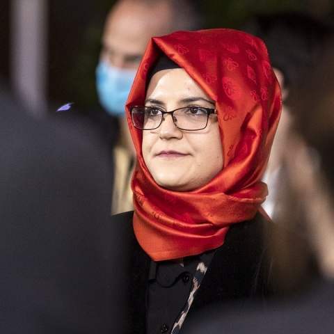 H χήρα του Κασόγκι Χατιτζέ Τζενγκίζ βάλει κατά της πώλησης της Νιουκάστλ σε Σαουδάραβες