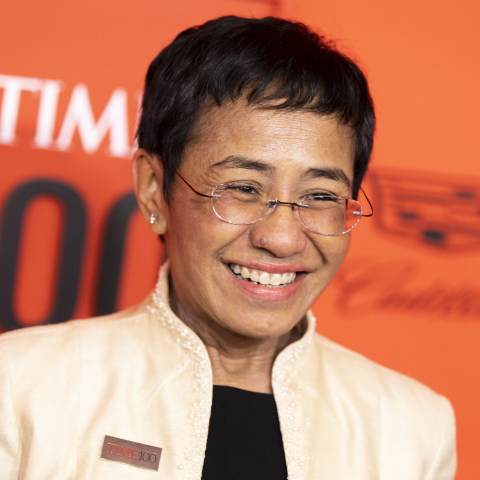 Η βραβευμένη με Νόμπελ Ειρήνης Φιλιππινέζα δημοσιογράφος Μαρία Ρέσα, ασκεί δριμεία κριτική στο Facebook, χαρακτηρίζοντάς το απειλή κατά της Δημοκρατίας 