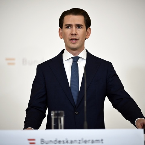 Σεμπάστιαν Κουρτς: Την παραίτησή του ανακοίνωσε το Σάββατο ο Αυστριακός καγκελάριος, ο οποίος είχε τεθεί υπό έρευνα για εγκλήματα διαφθοράς.