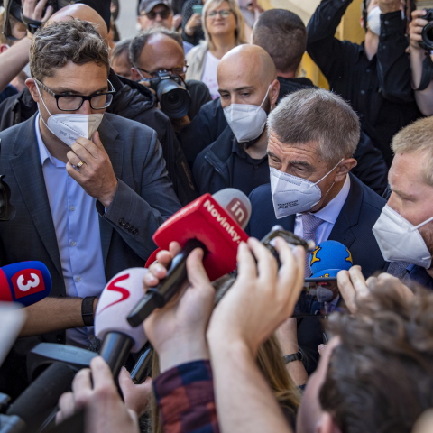 Εκλογές στην Τσεχία: Πύρρειος νίκη για τον δισεκατομμυριούχο πρωθυπουργό Αντρέι Μπάμπις, η κάλπη δεν του δίνει πλειοψηφία στο κοινοβούλιο.